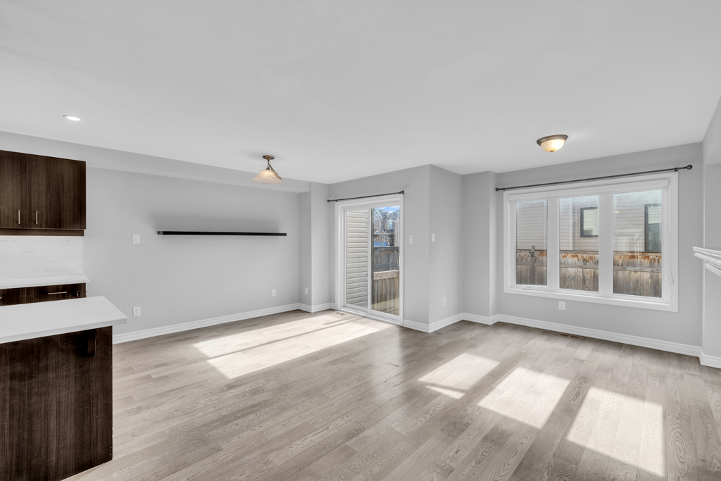 600 Parade-MLS-13