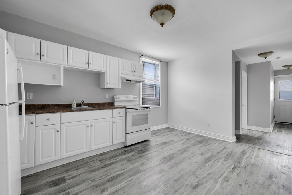 833 Maplewood-MLS-11