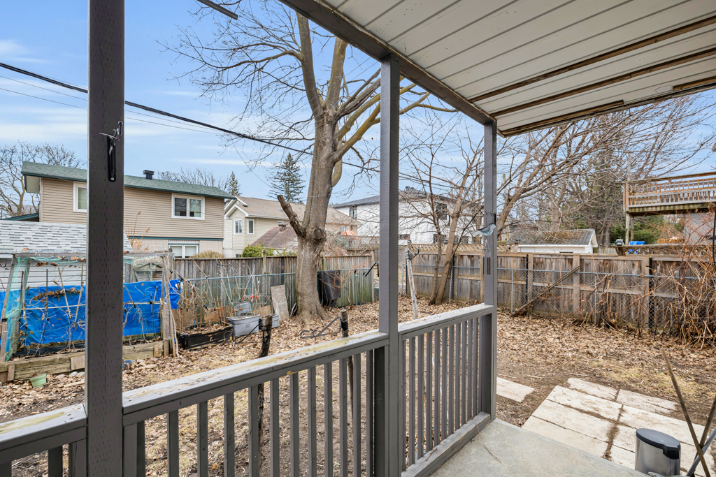 833 Maplewood-MLS-23
