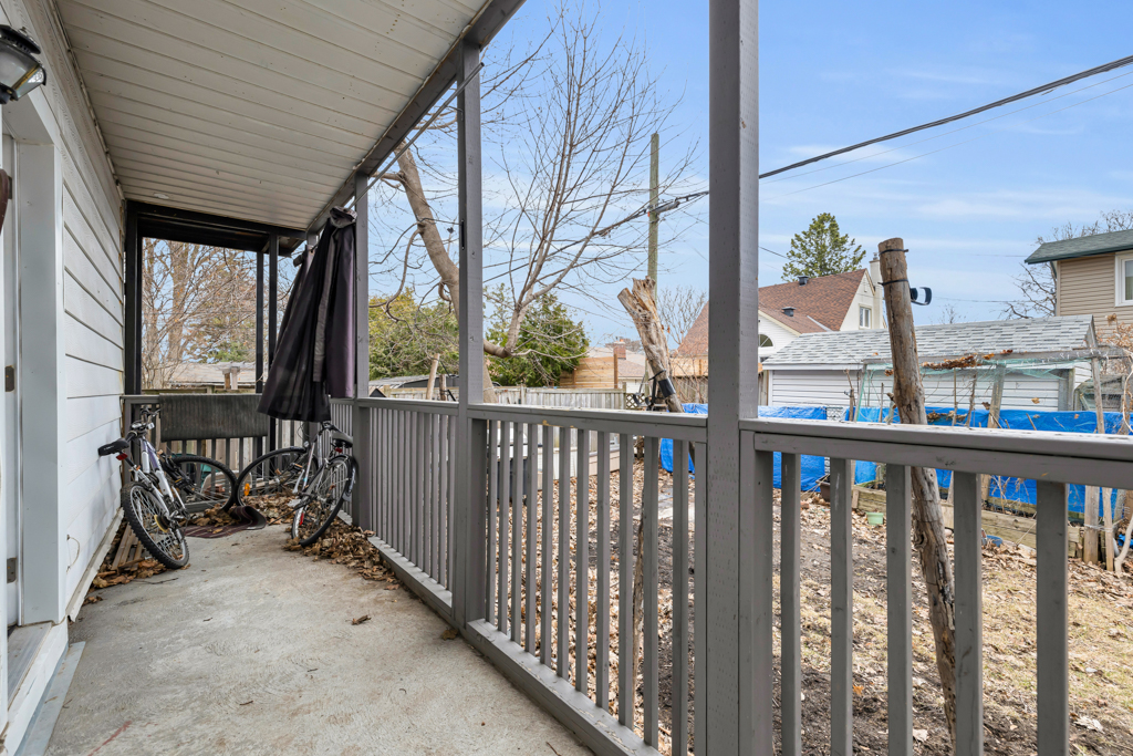 833 Maplewood-MLS-24